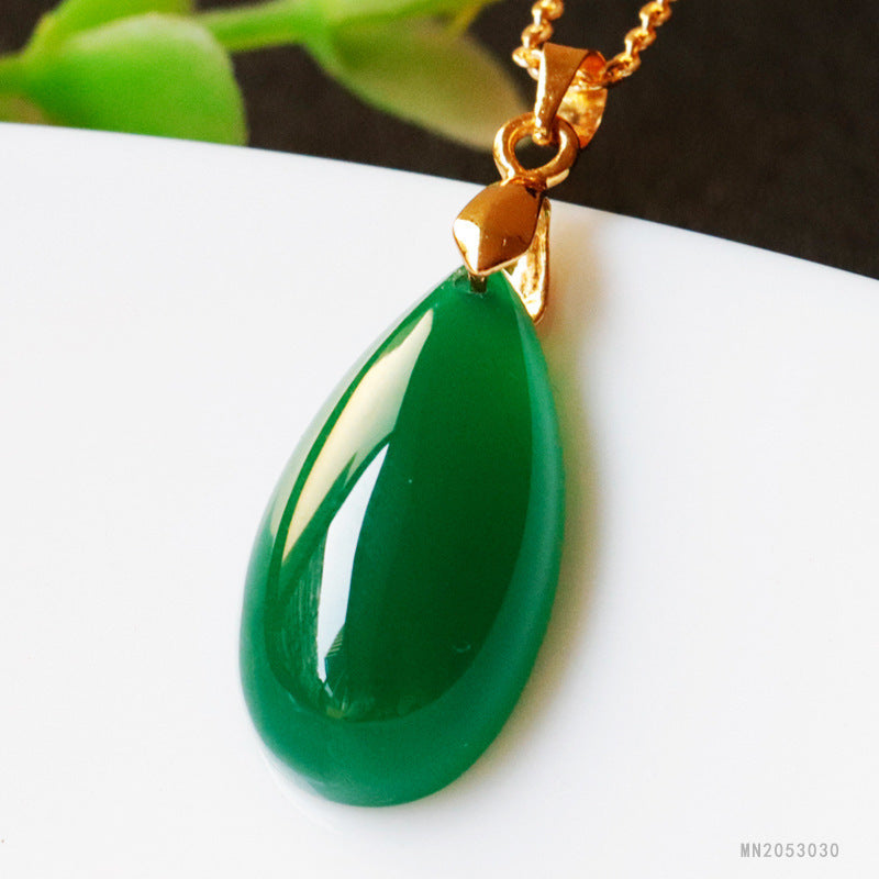 Collar Lágrima de Jade Verde | Colgante Dorado Elegante