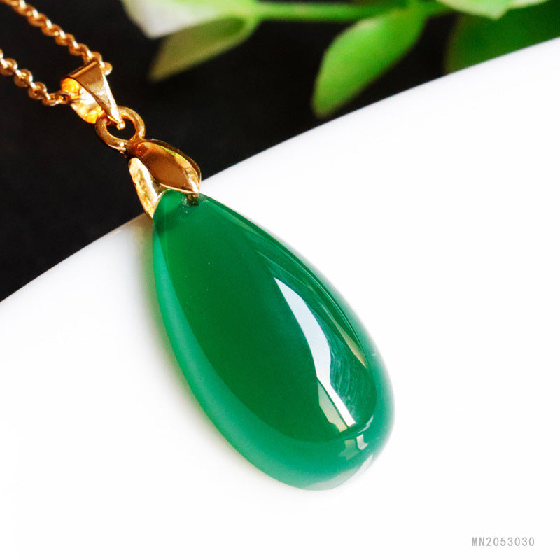 Collar Lágrima de Jade Verde | Colgante Dorado Elegante