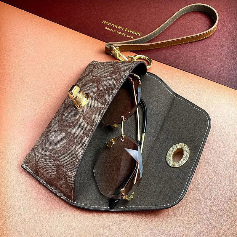 Funda para Gafas Retro con Colgante Dorado | Estuche Portátil