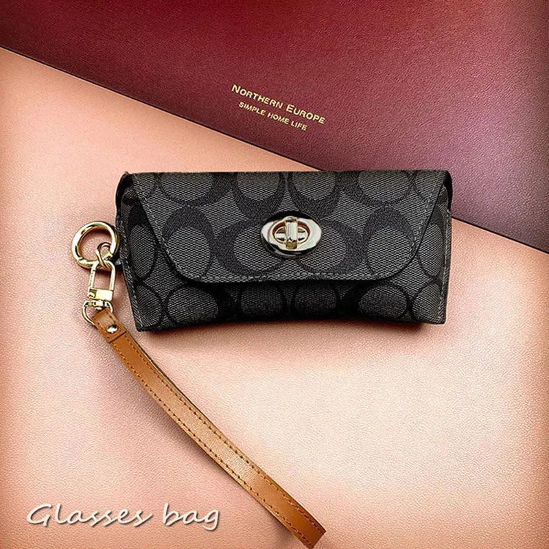 Funda para Gafas Retro con Colgante Dorado | Estuche Portátil