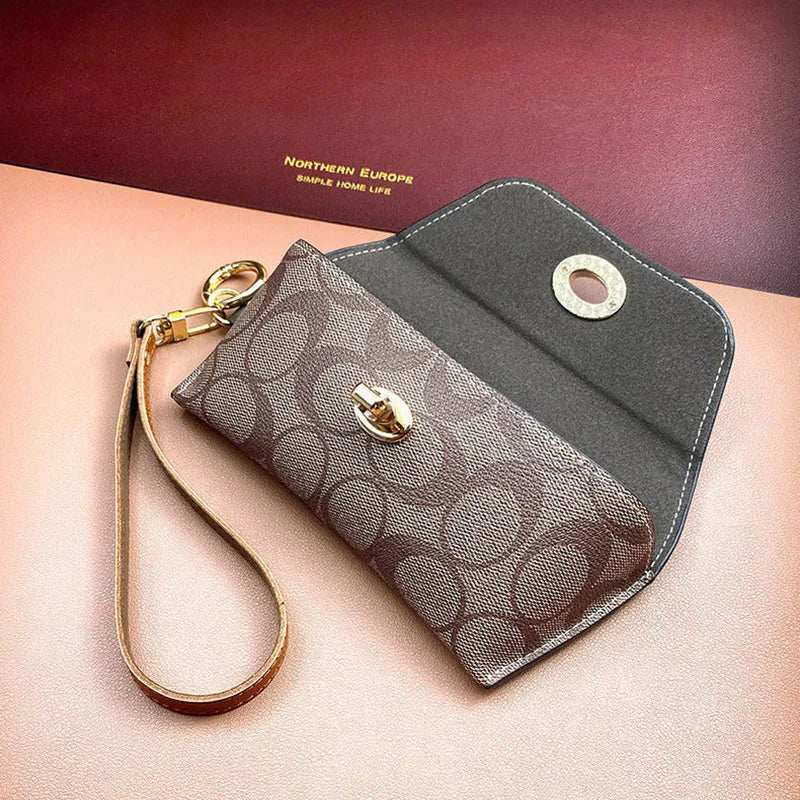 Funda para Gafas Retro con Colgante Dorado | Estuche Portátil